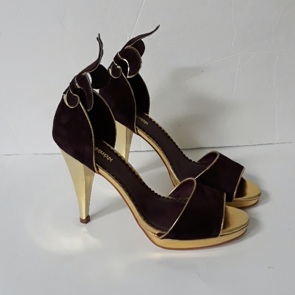 ❌SOLD❌ HERSTAR PURPLE FLEUR DE LIS High Heels - Picture 2 of 8